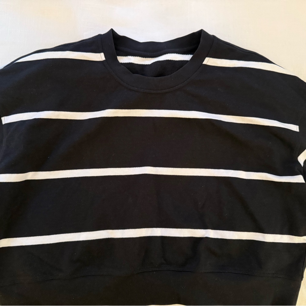 Lululemon boundless stripe crewneck - Picture 2 of 4